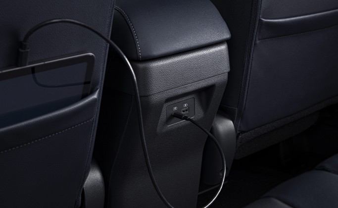 Interior New Xpander Cross