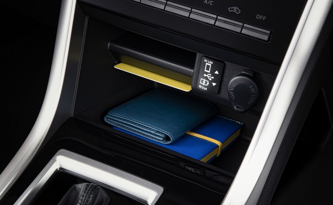 Interior New Xpander Cross